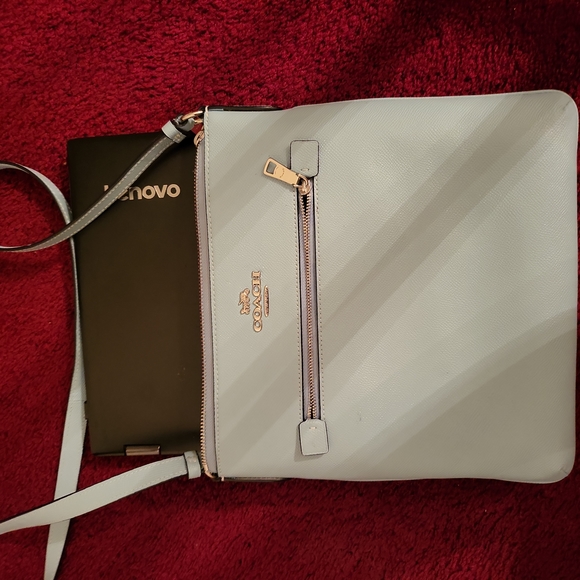 Powder Blue Coach crossbody bag - Picture 4 of 6